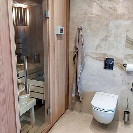 Lodge Wellness Venus